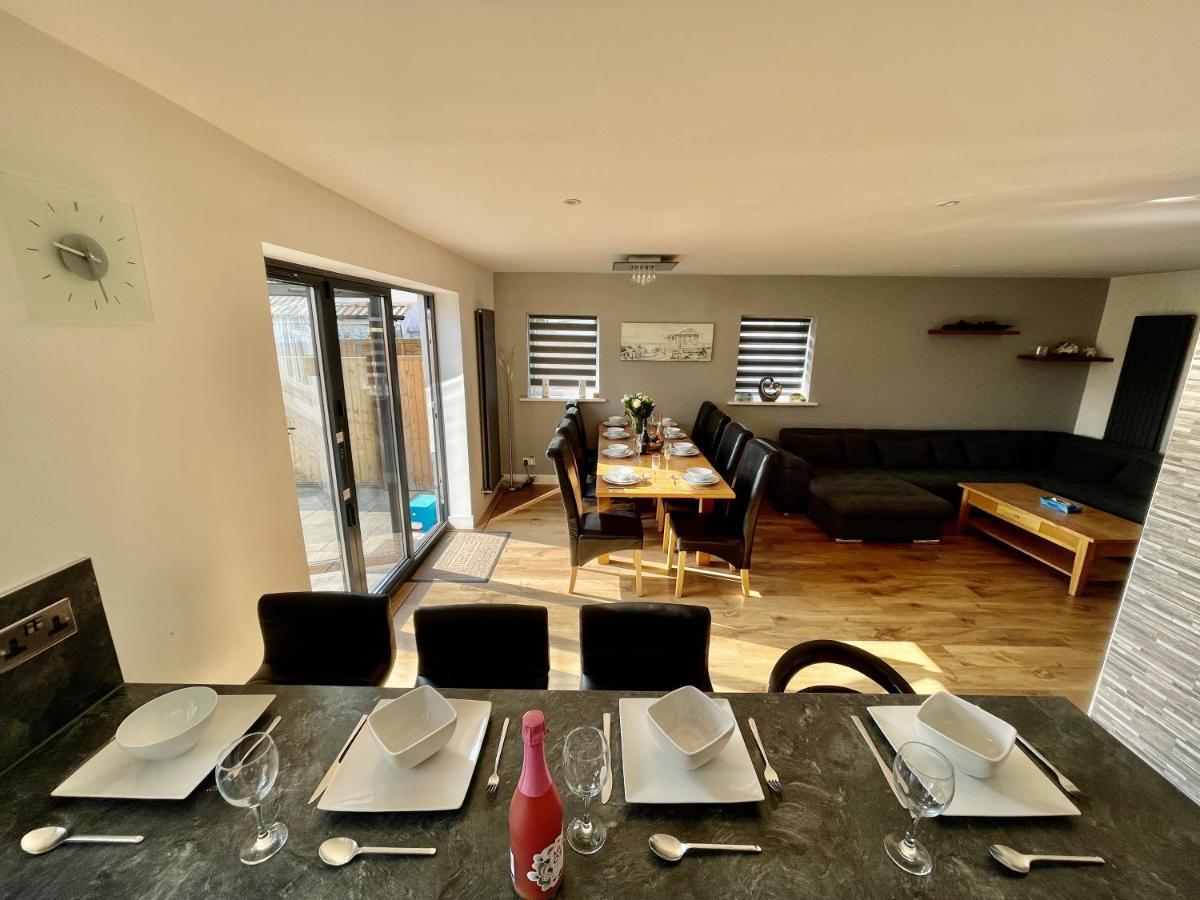 Four Corners Holiday Home Hot Tub & Sauna Ferndown Dış mekan fotoğraf