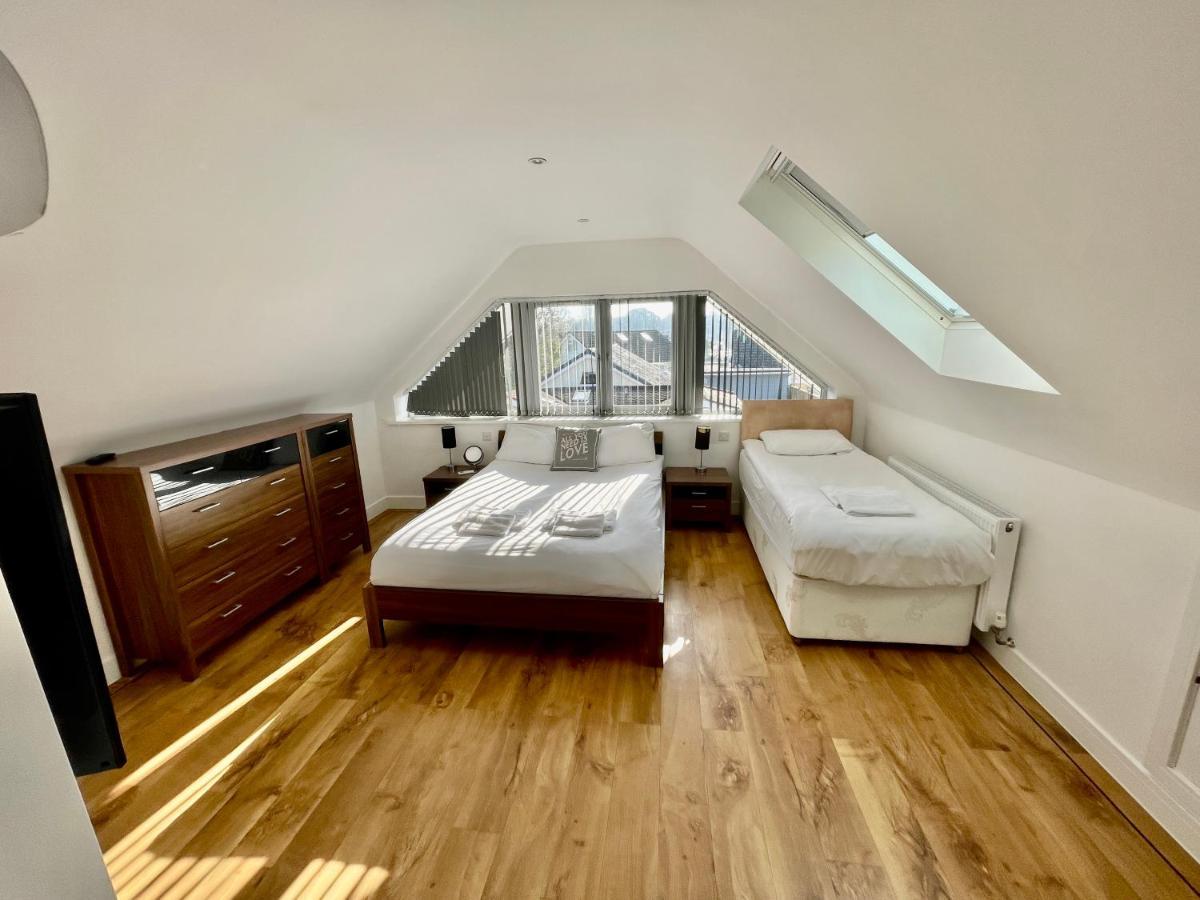 Four Corners Holiday Home Hot Tub & Sauna Ferndown Dış mekan fotoğraf
