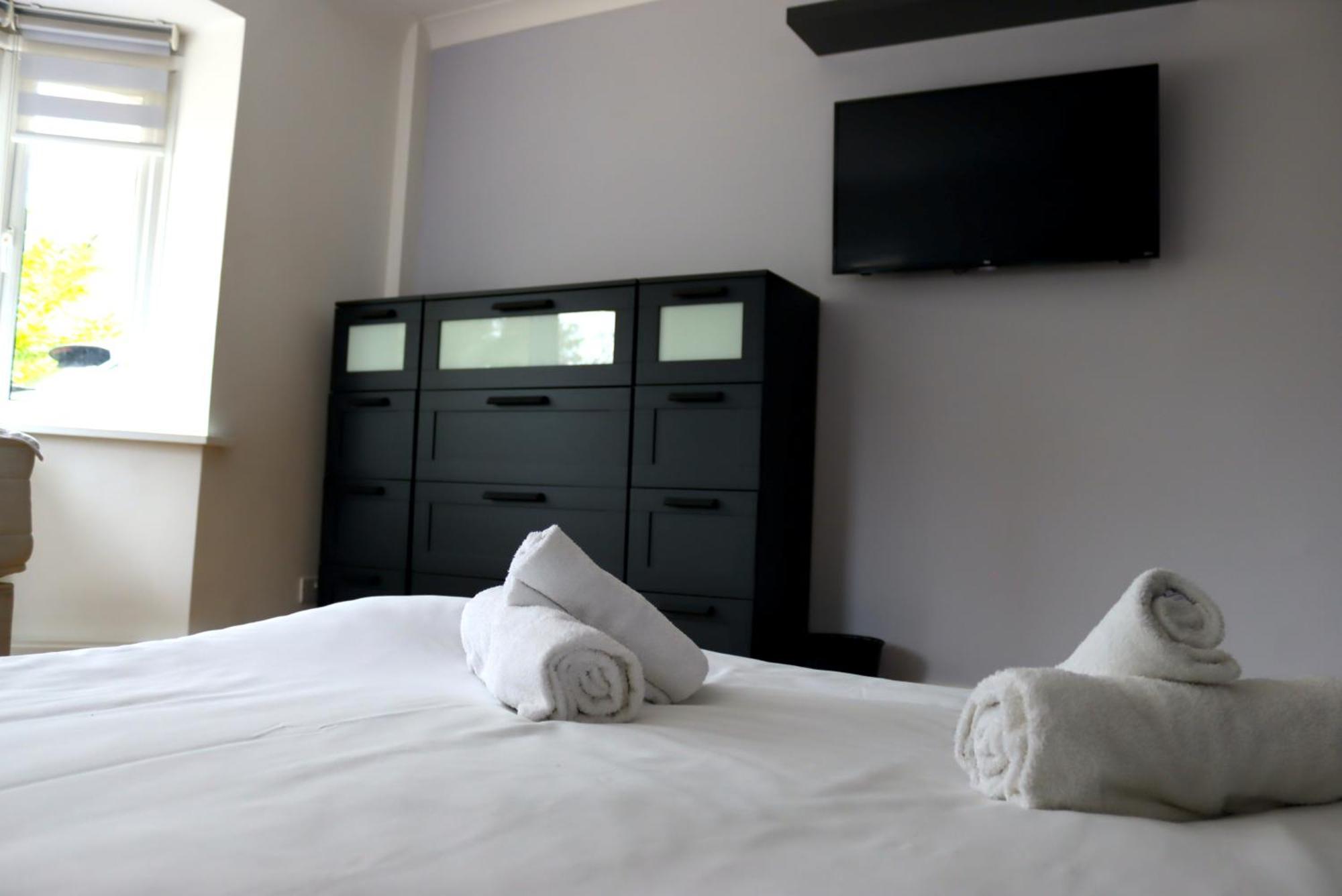 Four Corners Holiday Home Hot Tub & Sauna Ferndown Dış mekan fotoğraf