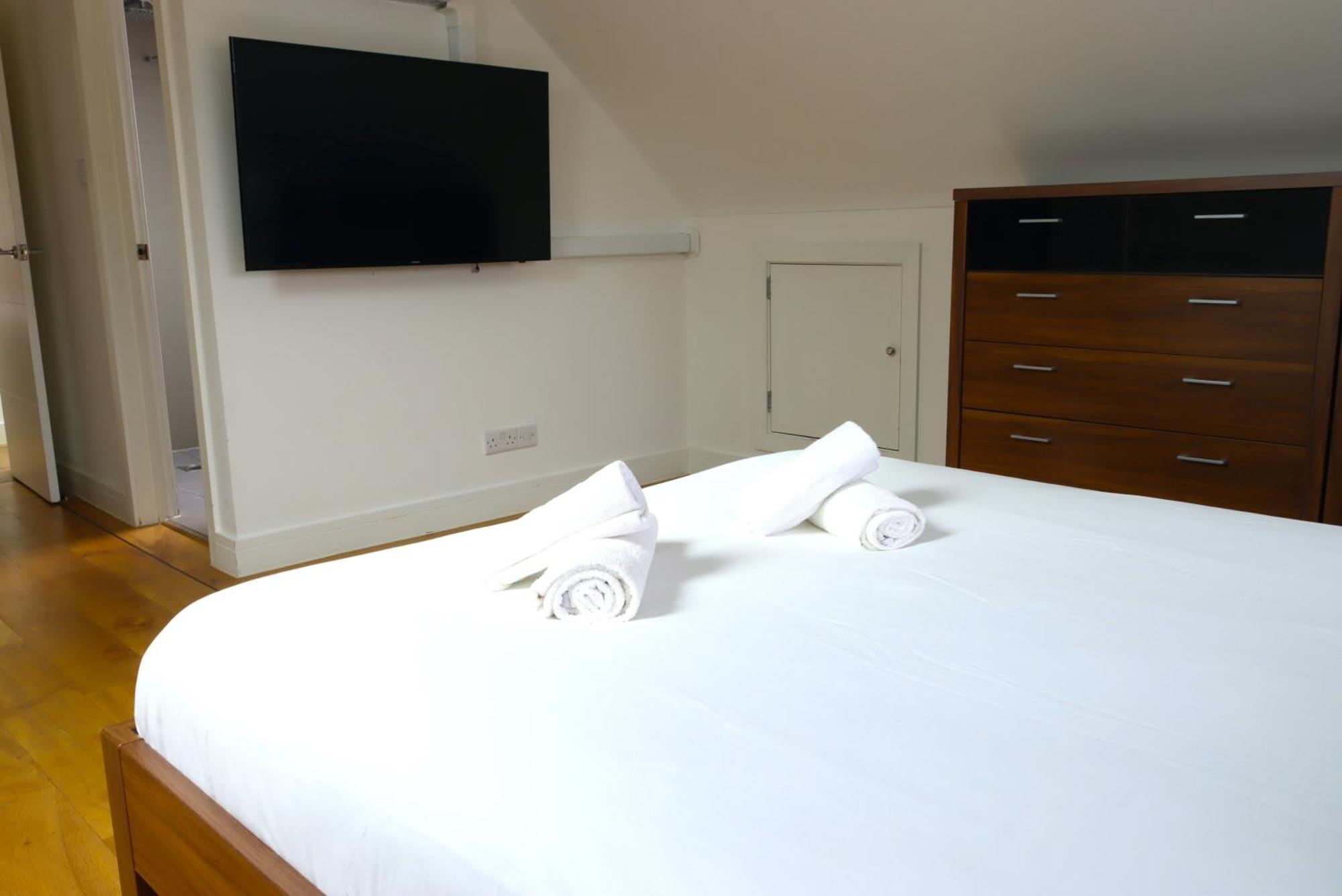 Four Corners Holiday Home Hot Tub & Sauna Ferndown Dış mekan fotoğraf