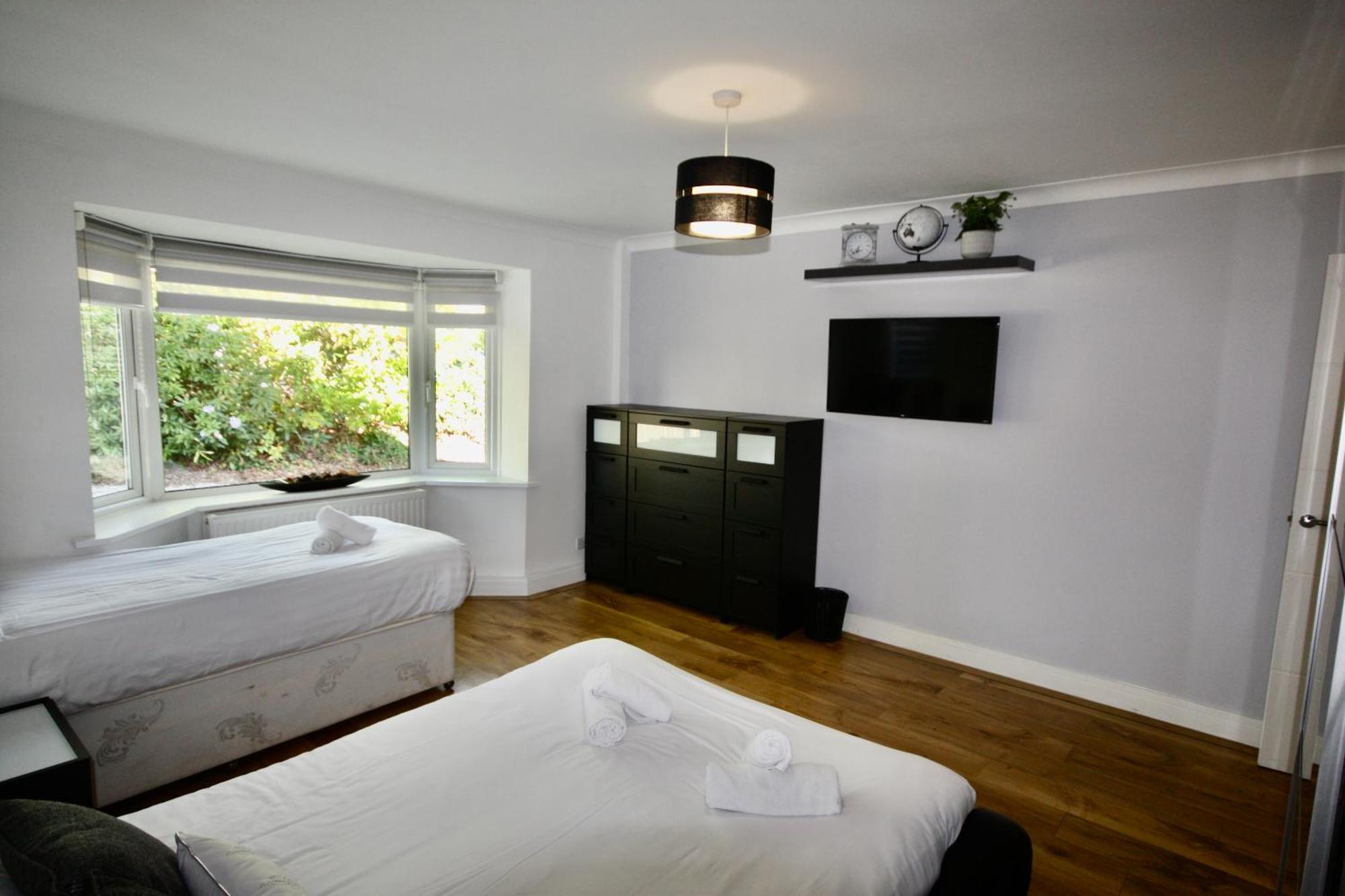 Four Corners Holiday Home Hot Tub & Sauna Ferndown Dış mekan fotoğraf