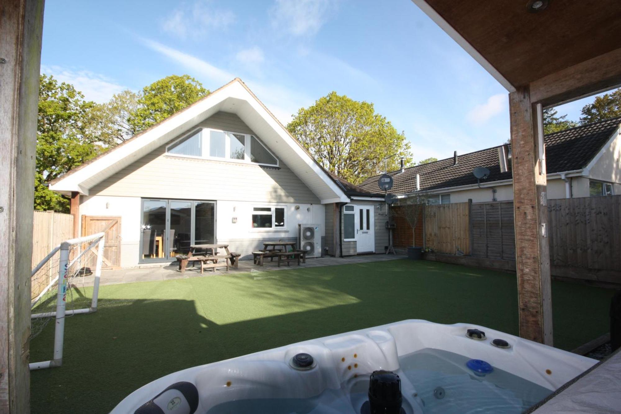 Four Corners Holiday Home Hot Tub & Sauna Ferndown Dış mekan fotoğraf