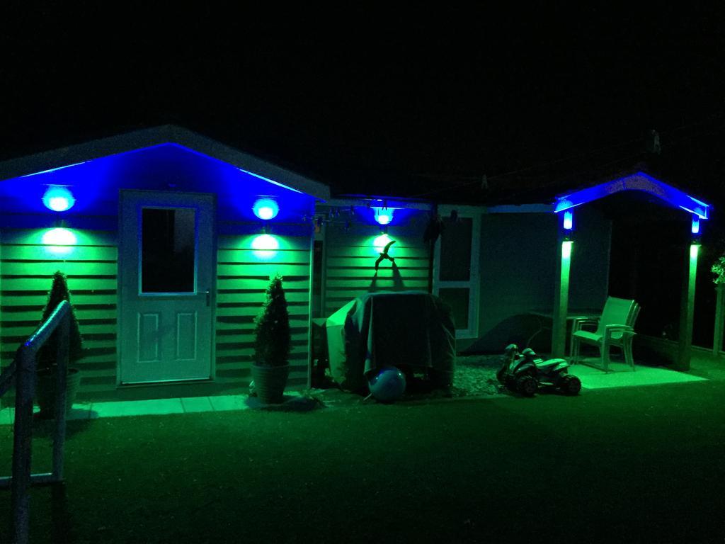 Four Corners Holiday Home Hot Tub & Sauna Ferndown Dış mekan fotoğraf